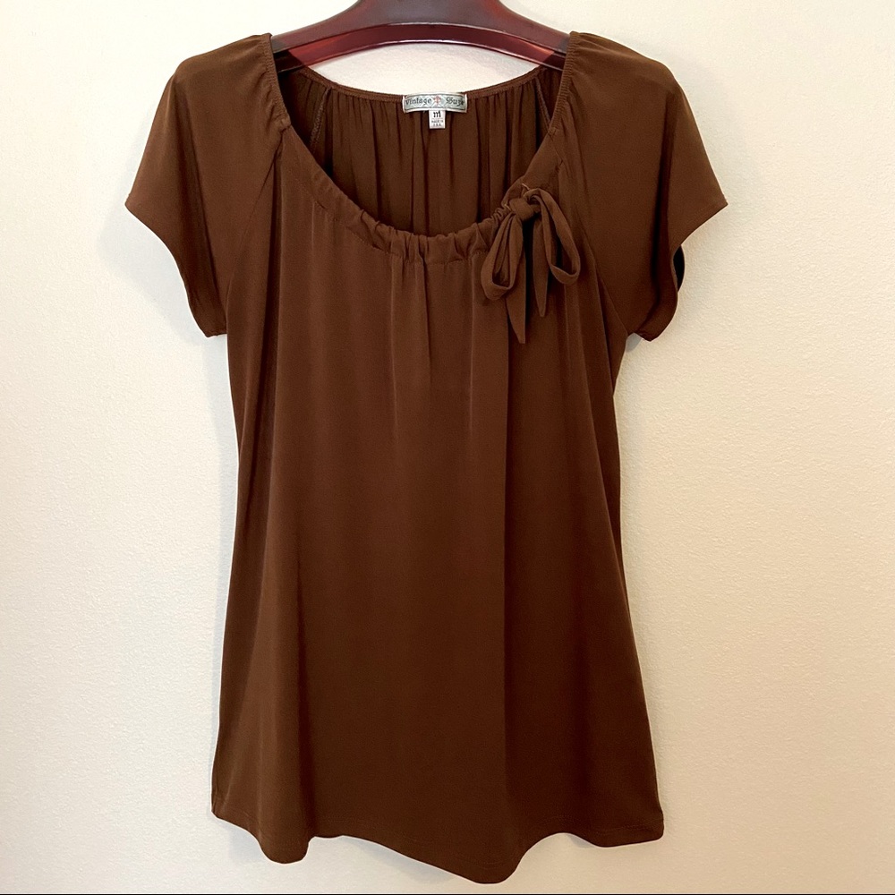 Brown Vintage Suzie Knit Top. Size: Medium.